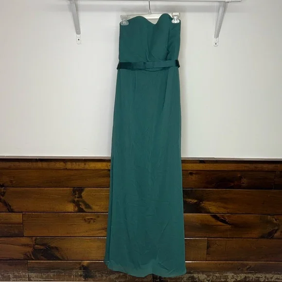 vera wang green dress Emerald Elegance Three-Piece Suit – Sophisticated Green Suit for Men. –  HolloMen